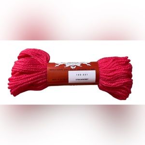 Strawberry VTG NOS Scovill Dritz Luxury 100% Virgin Wool Needlepoint 40 yds